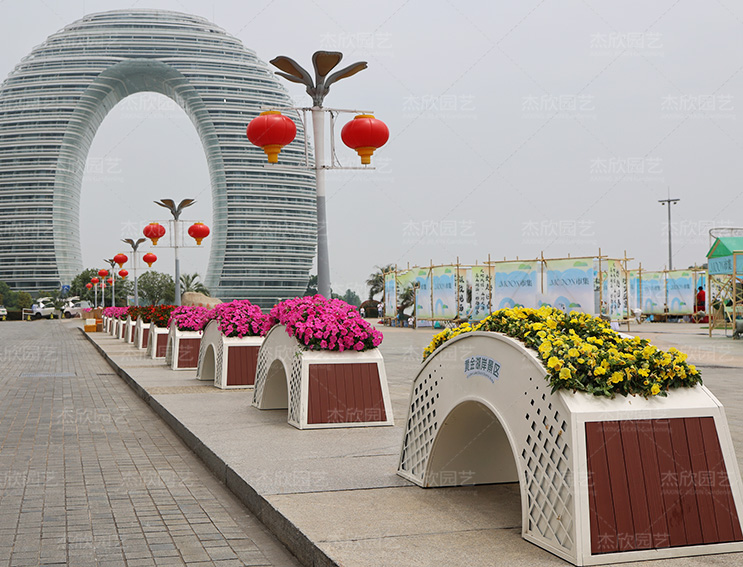 景區(qū)廣場(chǎng)景觀(guān)花箱擺放湖州案例